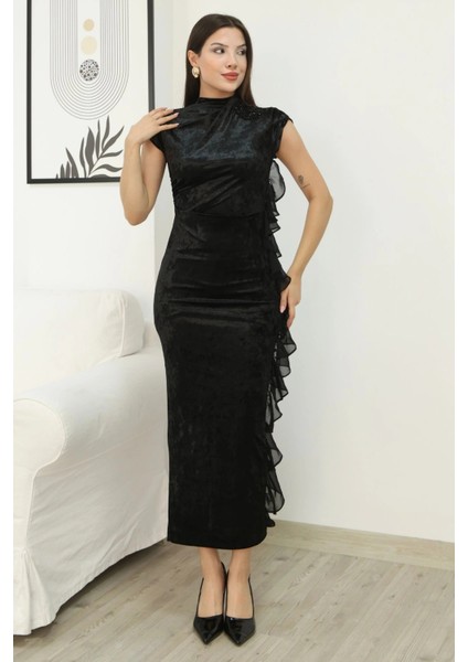 Çiçek Broşlu Fırfır Detaylı Kadife Abiye Elbise 6062-SIYAH