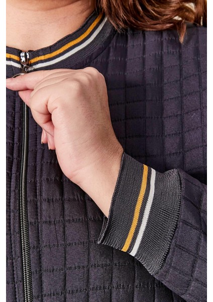 Kadın Büyük Beden Fermuarlı Kapitone Kap modelleri