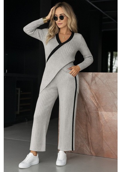 Ozgn Kadın Uzun Kollu V Yakalı Çapraz Detaylı Şardonlu Kaşkorse Bluz ve Pantolon Ikili Takım