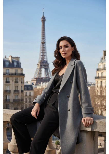 Gri Kruvaze Yaka Düğme Detaylı Kaşe Kaban modelleri