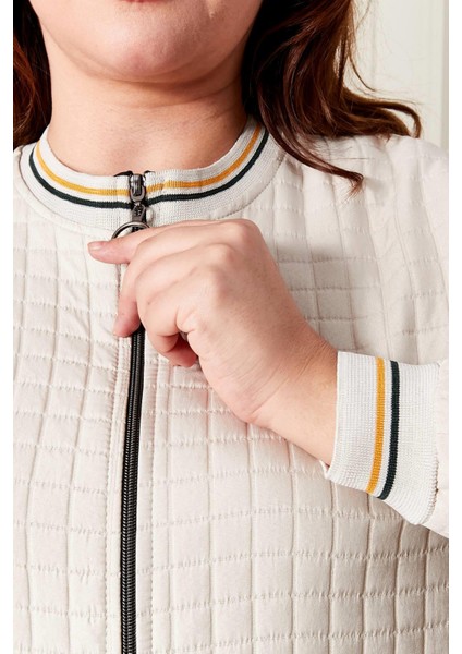 Kadın Büyük Beden Fermuarlı Kapitone Kap modelleri