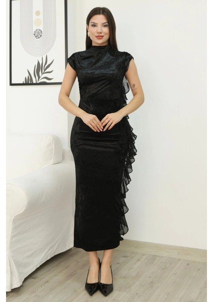 Çiçek Broşlu Fırfır Detaylı Kadife Abiye Elbise 6062-SIYAH fiyatları
