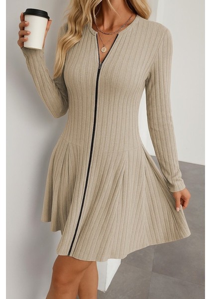 Ozgn Kadın Uzun Kollu Önden Fermuarlı Pileli Şardonlu Kaşkorse Mini Elbise