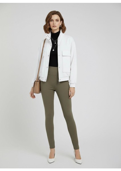 Ekru Dik Yaka Fermuarlı Çıtçıtlı Kapaklı Cepli Kısa Kadın Modal Bomber Ceket