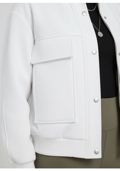 Ekru Dik Yaka Fermuarlı Çıtçıtlı Kapaklı Cepli Kısa Kadın Modal Bomber Ceket modelleri