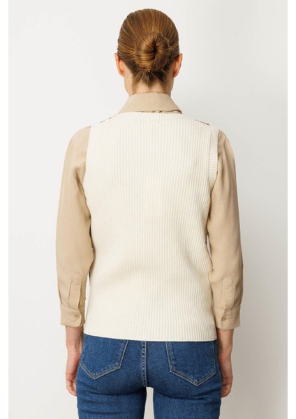 Kadın Sıfır Yaka Önü Jakarlı Yün Süveter Kemik modelleri