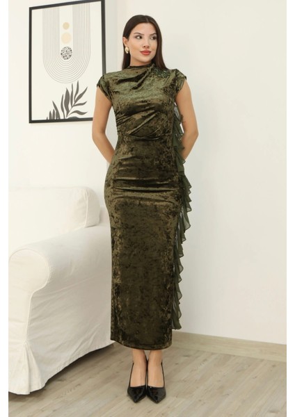 Çiçek Broşlu Fırfır Detaylı Kadife Abiye Elbise 6062-HAKI fiyatları