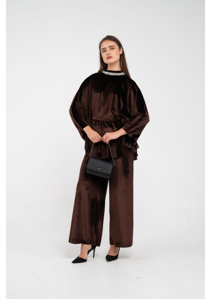 Taş Detaylı Kuşaklı Kadife Takım K8049