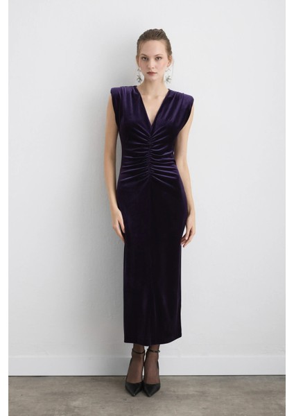 V Yakalı Uzun Kadife Abiye Elbise - Mürdüm