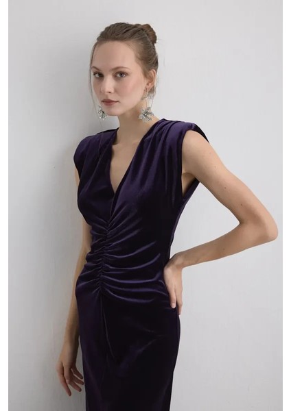 V Yakalı Uzun Kadife Abiye Elbise - Mürdüm modelleri