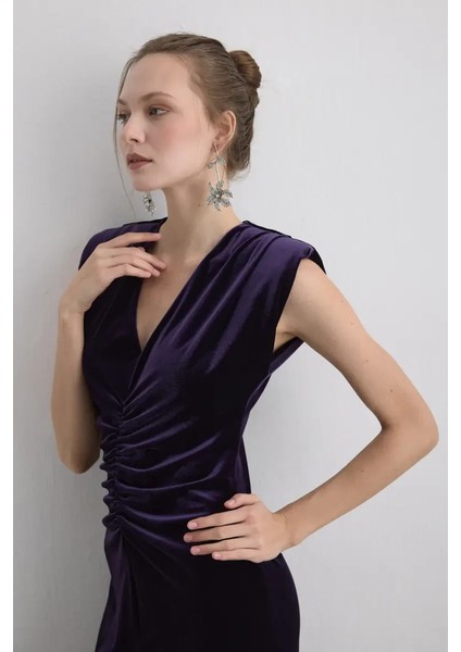 V Yakalı Uzun Kadife Abiye Elbise - Mürdüm fırsatları