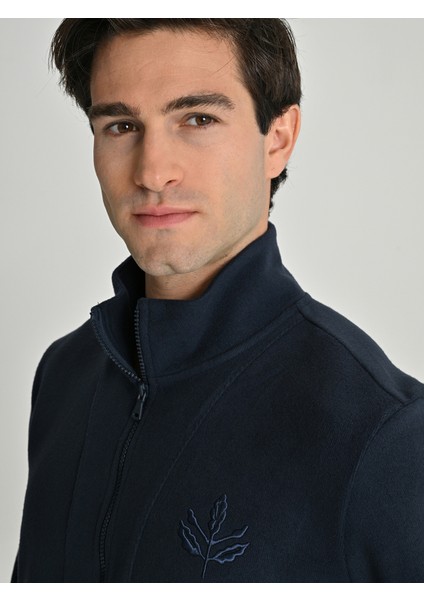 Erkek Trend Palamut Nakışlı Sweat fırsatları