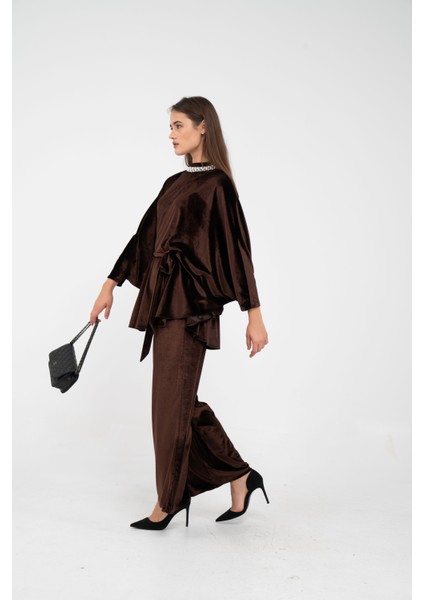 Taş Detaylı Kuşaklı Kadife Takım K8049 fırsatları