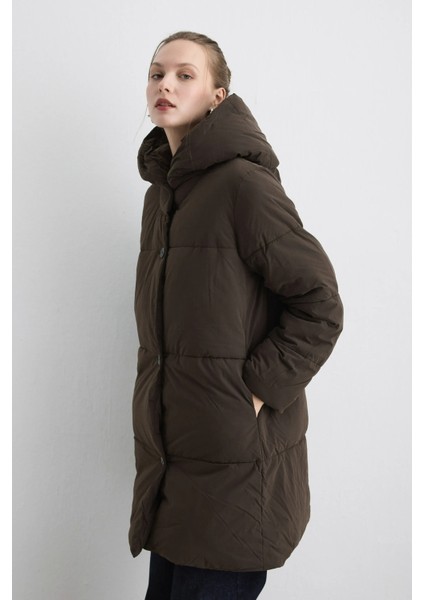 Kapüşonlu Uzun Şişme Mont - Kahverengi modelleri