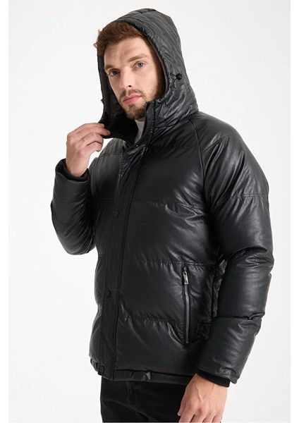 Erkek Siyah Sabit Kapüşonlu Suni Deri Şişme Mont