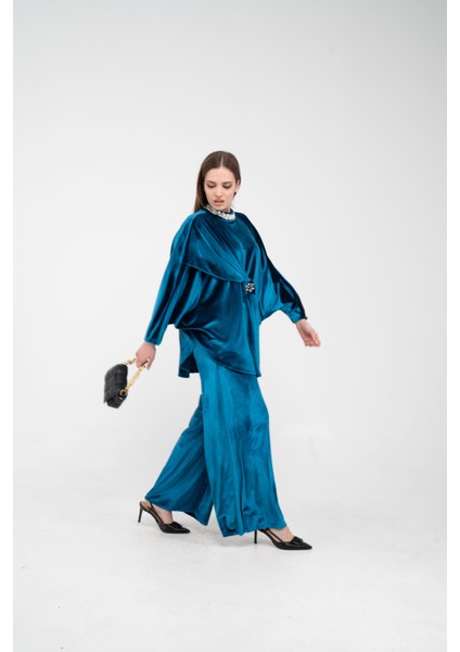 Taş Detaylı Kadife Takım K8048 modelleri