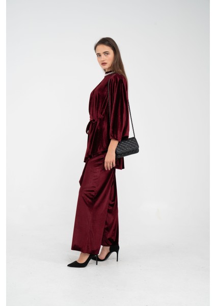 Taş Detaylı Kuşaklı Kadife Takım K8049 modelleri