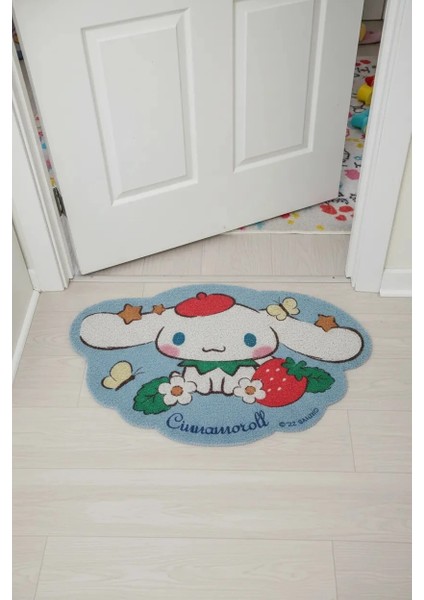 Sanrio Lisanslı Cinnamoroll Çilek Figürlü Küçük Halı