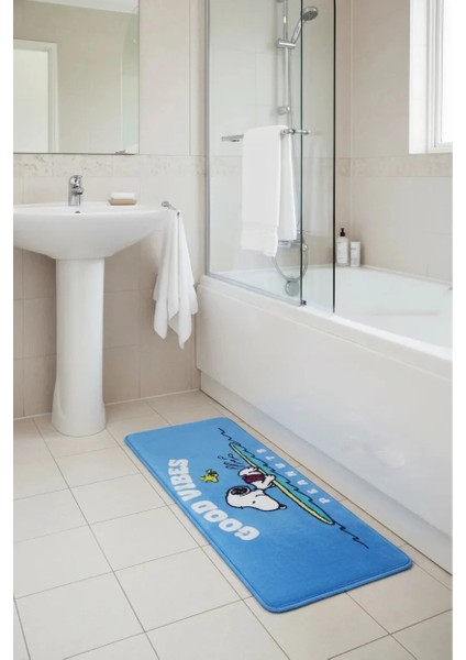 Snoopy Lisanslı Seyahat Serisi Uzun Sünger Küçük Halı 100X40 cm