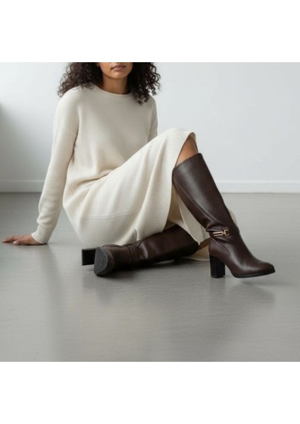 Kahverengi Hakiki Deri Lastik Detaylı Tokalı Kadın Kalın Topuklu Çizme