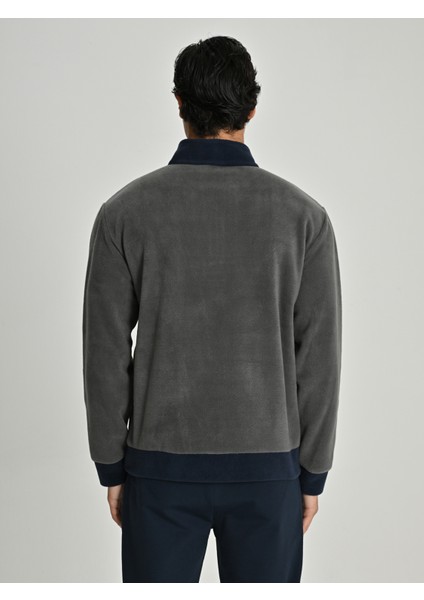 Erkek Trıbun Yaka Detaylı Sweat indirimleri