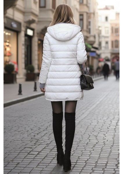 Kışlık Kapüşonlu Kadın Uzun Şişme Mont modelleri