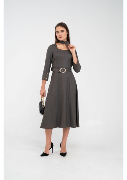 Kemer Detaylı Denim Görünümlü Midi Elbise K8081