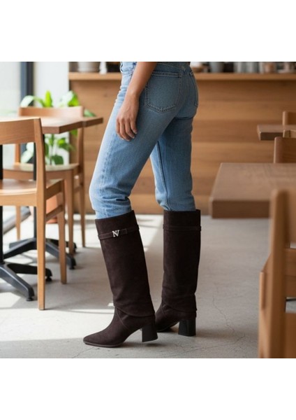 Kahve Süet Hakiki Deri Gold Aksesuarlı Yakalı Kadın Kalın Topuklu Çizme fiyatları
