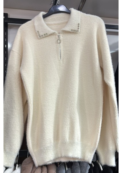 Yakası Fermuarlı Taş Detaylı Yumoş Kazak- Krem Standart (36-38-40 Uyumlu) fiyatları