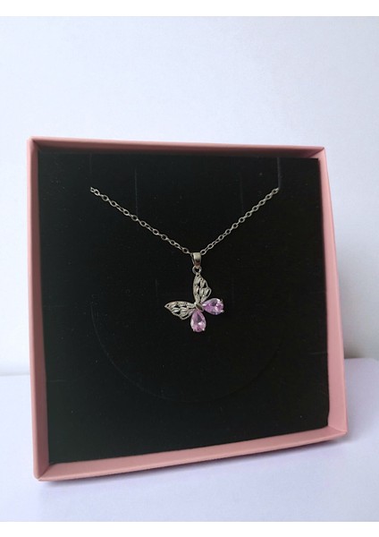 Pembe Kutulu ve Çantalı Pempe Taşlı Çelik Kelebek Kolye -Sevgiliye Hediye Doğum Günü Arkadaşa indirimleri