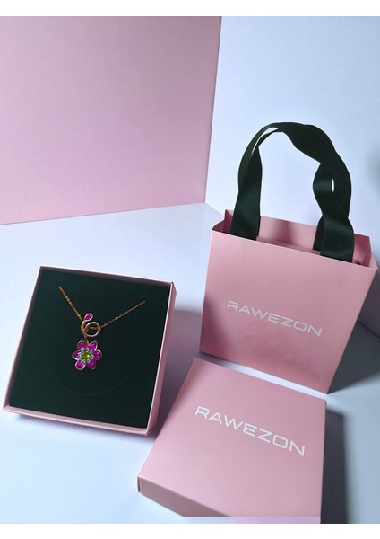Kutulu Çantalı Çelik Pembe Taşlı Çiçek Kolye-Sevgiliye Hediye Sevdiklerinize Arkadaşa fiyatları