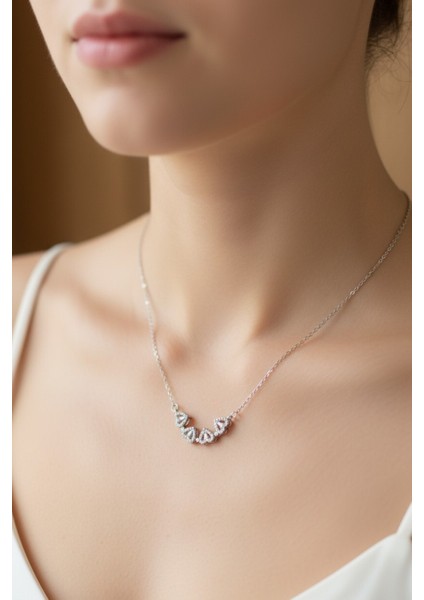 Kutulu ve Çantalı Gümüş Renk Mıknatıslı Açılabilir Yonca Kolye -Sevgiliye Hediye Doğum Günü Arkadaşa fırsatları