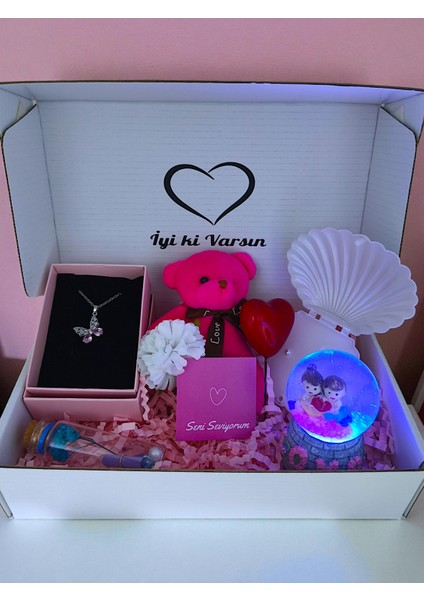 Pempe Konsept-Çelik Kelebek Kolye-Işıklı Mini Küre-Istiridye Mum-Dilek Şişesi-Pembe Ayıck Anahtarlık fiyatları