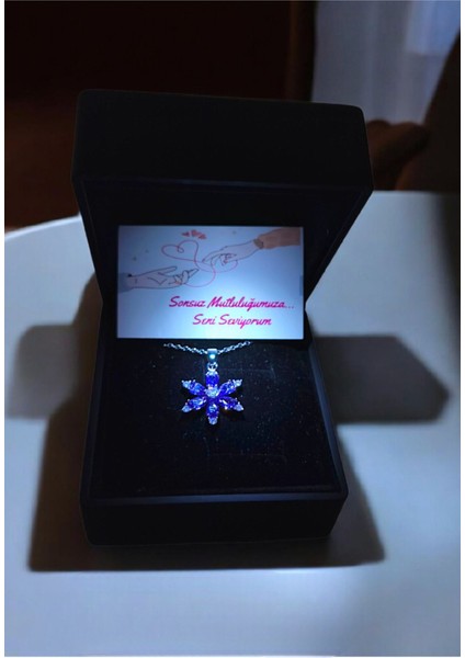 Işıklı Kutuda Mor Lotus Çelik Kolye – Doğum Günü, Kadın, Sevgili, Arkadaşa,annelere Hediye fiyatları