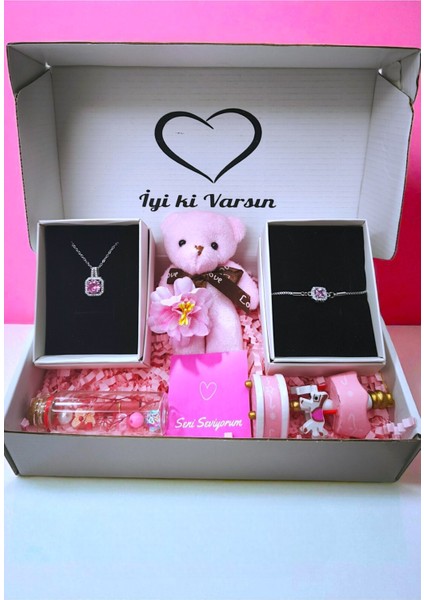 Pembe Elit Hediye Set -Çelik Baget Kolye-Bileklik-Ayıcık Anahtarlık-Mini Atlı Karınca-Dilek Şişesi