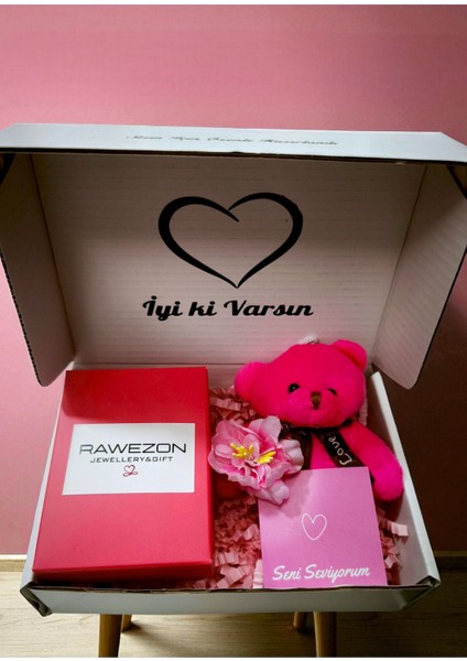 Pembe Lotus Çelik Kolye ve Peluş Ayıcık Anahtarlık Konsept Hediye Kutusu-Sevgiliye,ve Sevdiklerinize modelleri