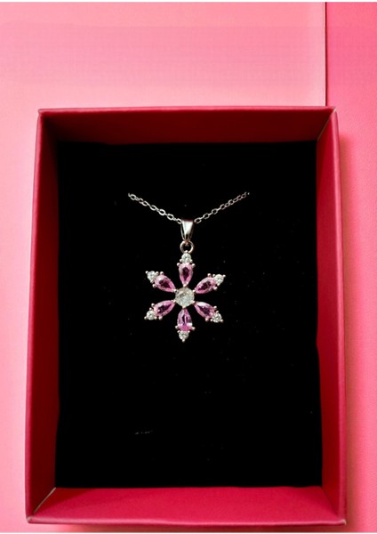 Pembe Lotus Çelik Kolye ve Peluş Ayıcık Anahtarlık Konsept Hediye Kutusu-Sevgiliye,ve Sevdiklerinize fırsatları