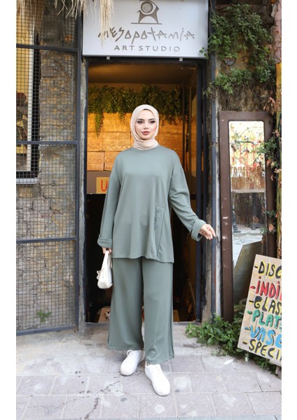 Düğmeli Modal Takım