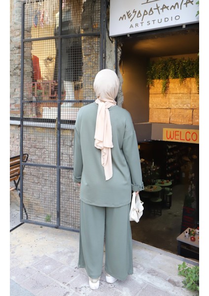 Düğmeli Modal Takım