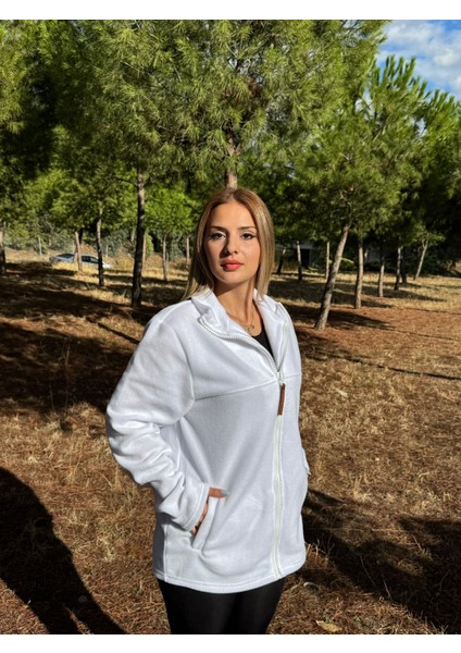 Kadın Önü Fermuarlı Cepli Kışlık Beyaz Polar CEKET modelleri