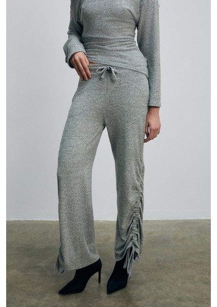 KANDIAS Kadın Yumuşak Ve Esnek Dokulu Yanlardan Fonksiyonel Büzgülü Grimelanj Eşofman Altı fırsatları