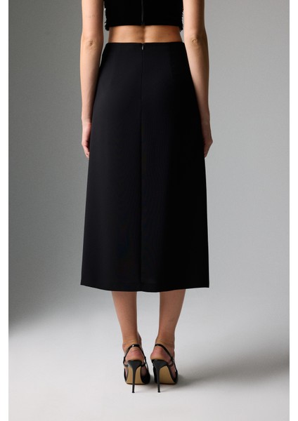 Payet ve Önü Yırtmaç Detaylı Midi Boy Etek Siyah K2615030_001 fiyatları