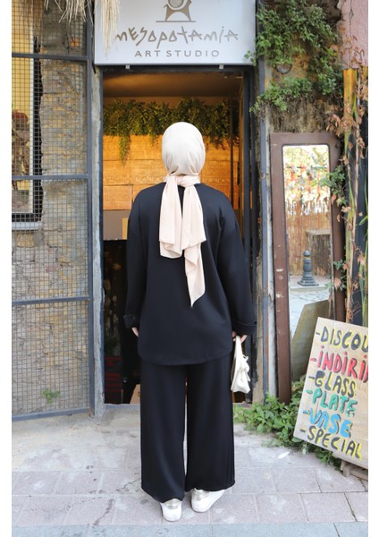 Düğmeli Modal Takım