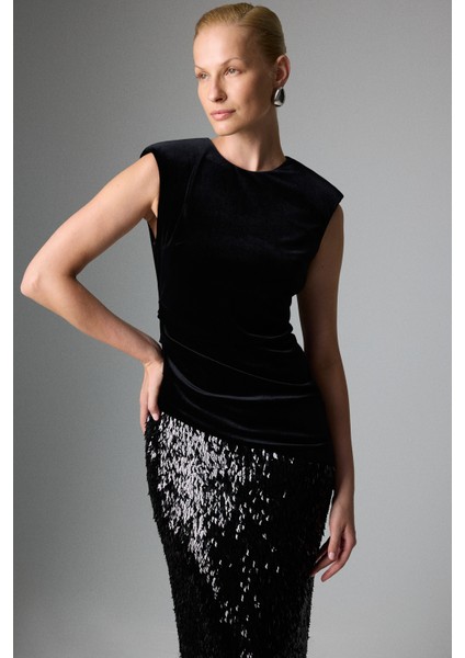 Vatka ve Drape Detaylı Yırtmaçlı Elbise Siyah K2611304_001 fırsatları