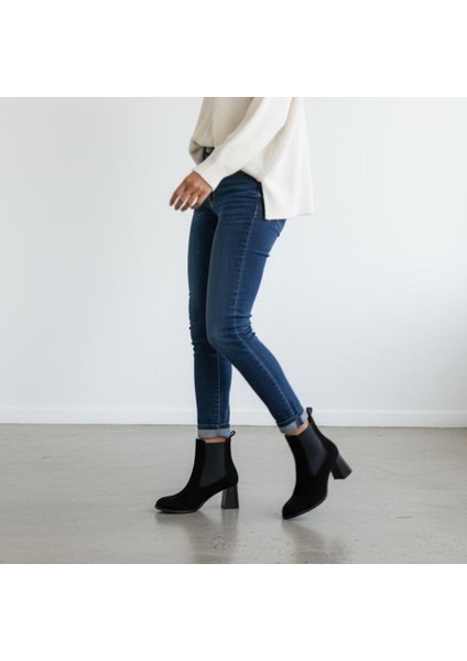 Siyah Süet Hakiki Deri Iki Yandan Lastikli Kadın Kare Burunlu Kalın Topuklu Bot