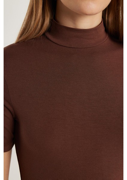 Kadın Standart Fit Kısa Kollu Yarım Balıkçı Yaka Kahverengi Bluz modelleri