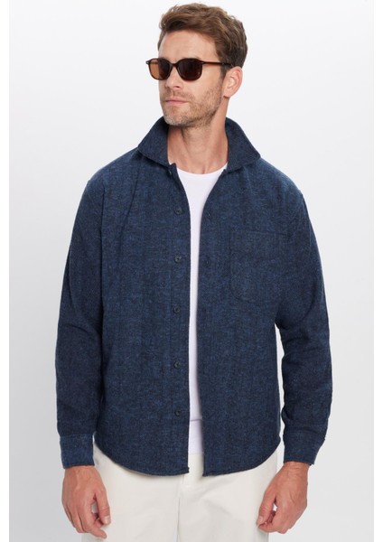 Erkek Relax Fit Rahat Kesim Oduncu Apaş Yaka Tek Cep Kapaklı Armürlü Lacivert Kışlık Gömlek indirimleri