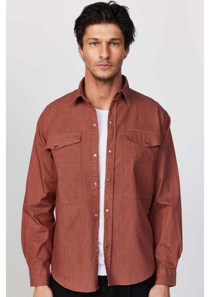 Relax Fit Uzun Kollu Denim Kot Parça Boyalı Çift Cep Kapaklı Çıtçıtlı Kahverengi Erkek Gömlek modelleri