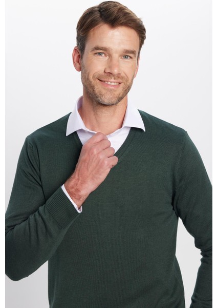 Erkek Standart Fit Normal Kesim V Yaka Pamuklu Triko Kazak fiyatları