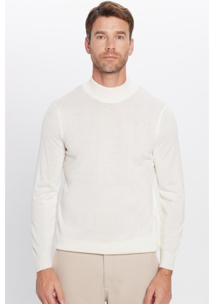 Erkek Slim Fit Dar Kesim Yarım Balıkçı Yaka Düz Beyaz Triko Kazak fırsatları